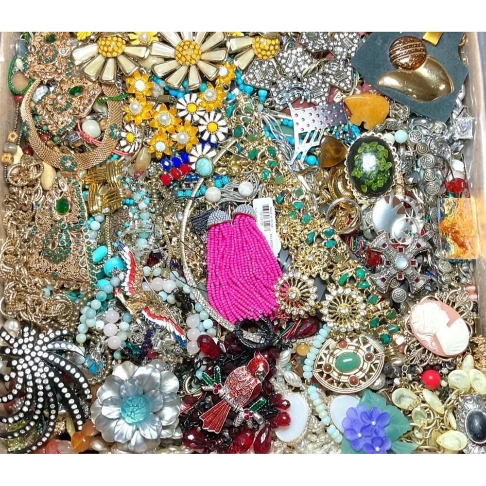 1 Pound Unsorted Vintage & Modern Jewelry Craft Broken Lot Treasure Hunt - Picture 3 of 9